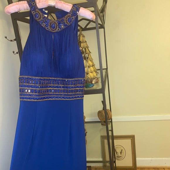 Beautiful floor length evening gown - Picture 5 of 7